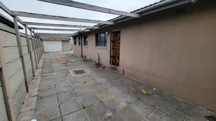 3 Bedroom Property for Sale in Mandalay Western Cape